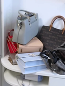 Organizador multifuncional de bolsas para pendurar no guarda-roupa