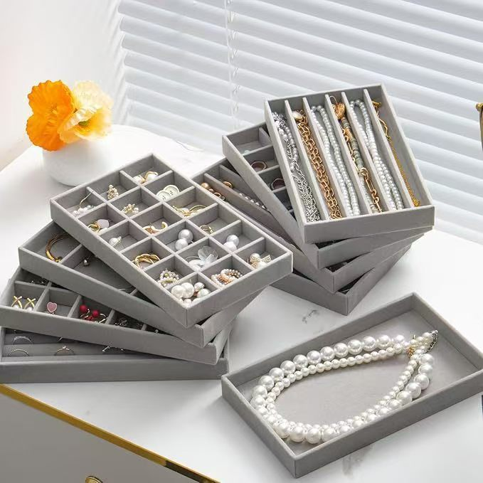 Bandeja Porta Jóias de Veludo - Organizador para Closet e Gavetas! Ideal para bijuterias, relógios e acessórios, prática